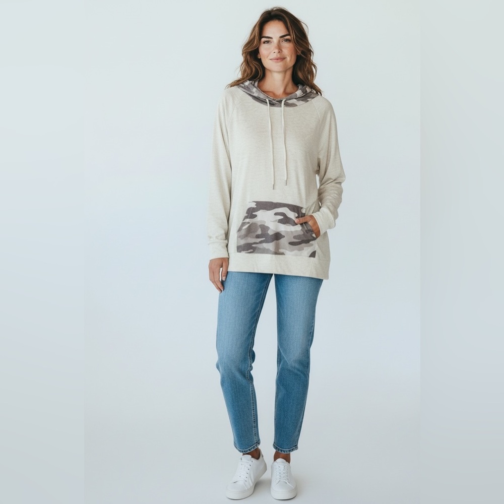 1 clique Cream Hoodie with Camouflage Accents